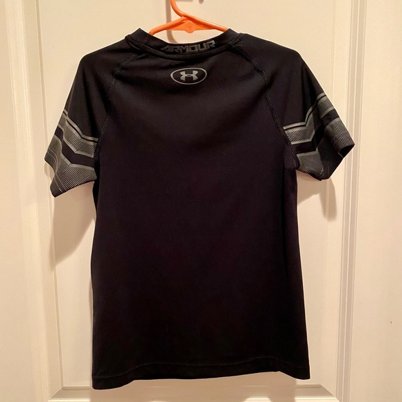Boys Under Armour Shirt Size Small - Picture 2 of 8